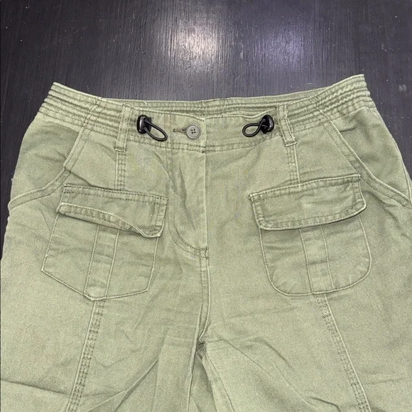 brandy melville. army green cargo style pants. one size. great used condition. - Picture 3 of 10